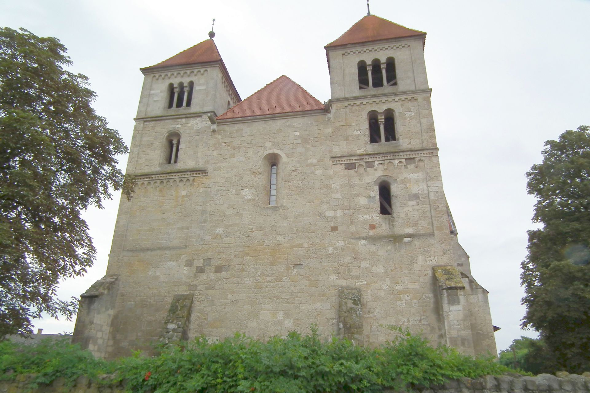 DSCF4521 a fohomlokzat