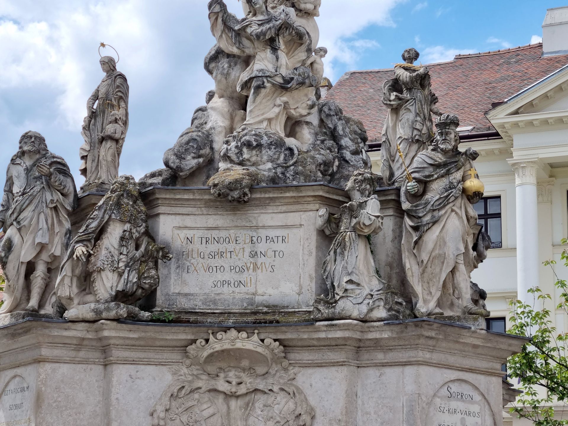 20230506 134439 Szentharomsag szobor reszlet 2