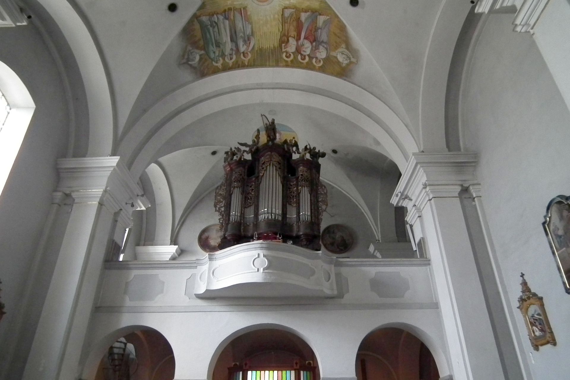 Ferences templomban 11 karzat