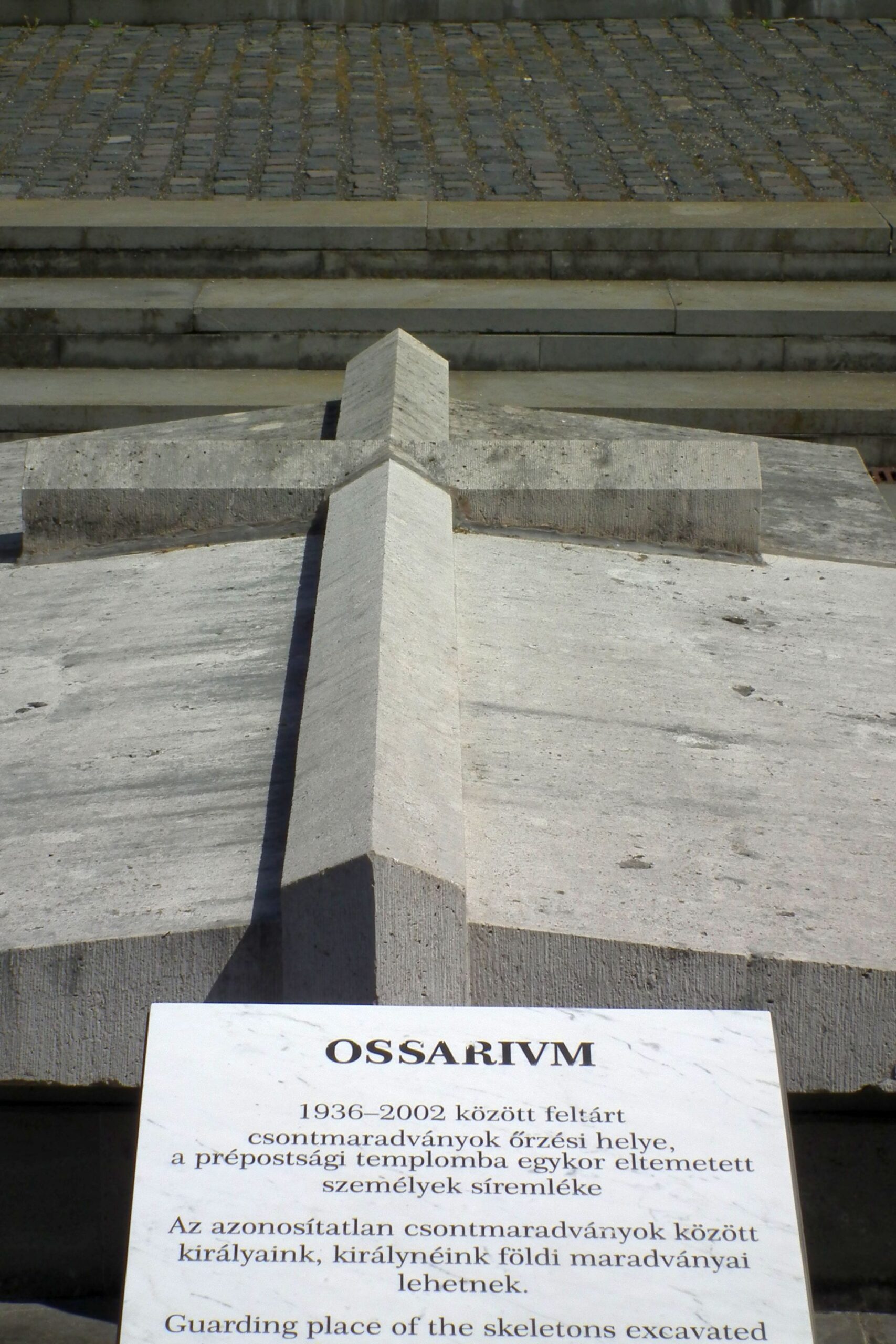 Híres épületek: Székesfehérvár 5 DSCF3724 Nemzeti emlekhely ossarium scaled