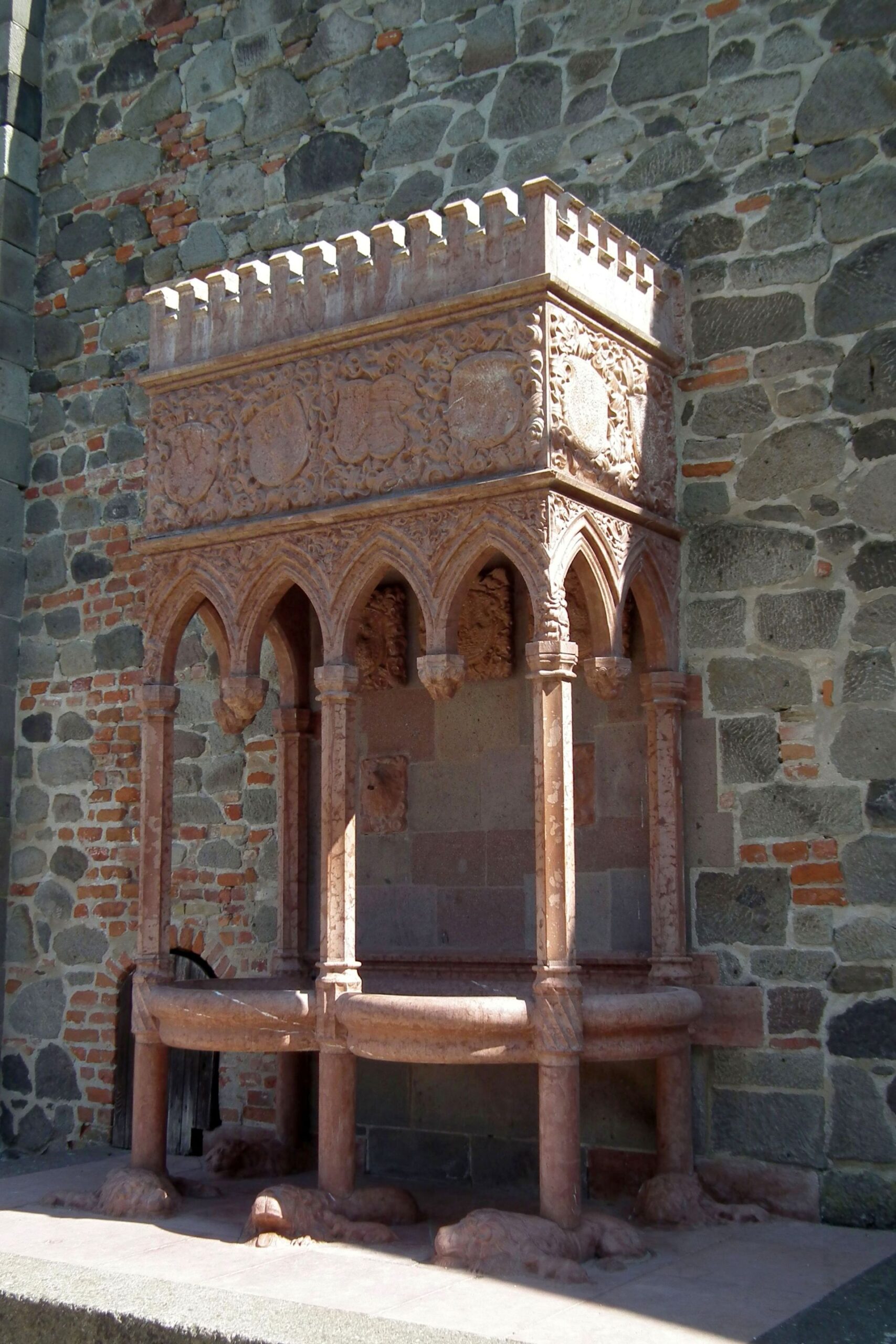 DSCF6065 oroszlanos kut2 scaled