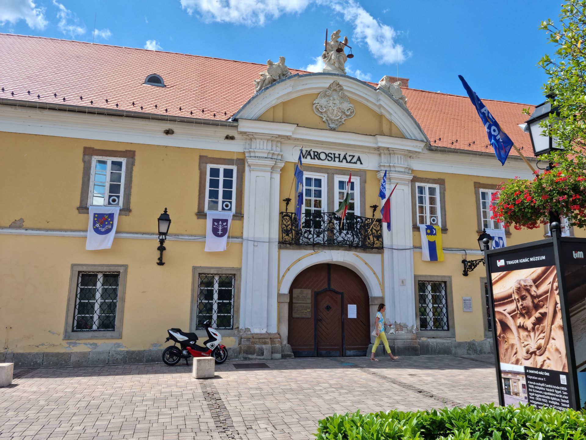 20230723 124452 Varoshaza2