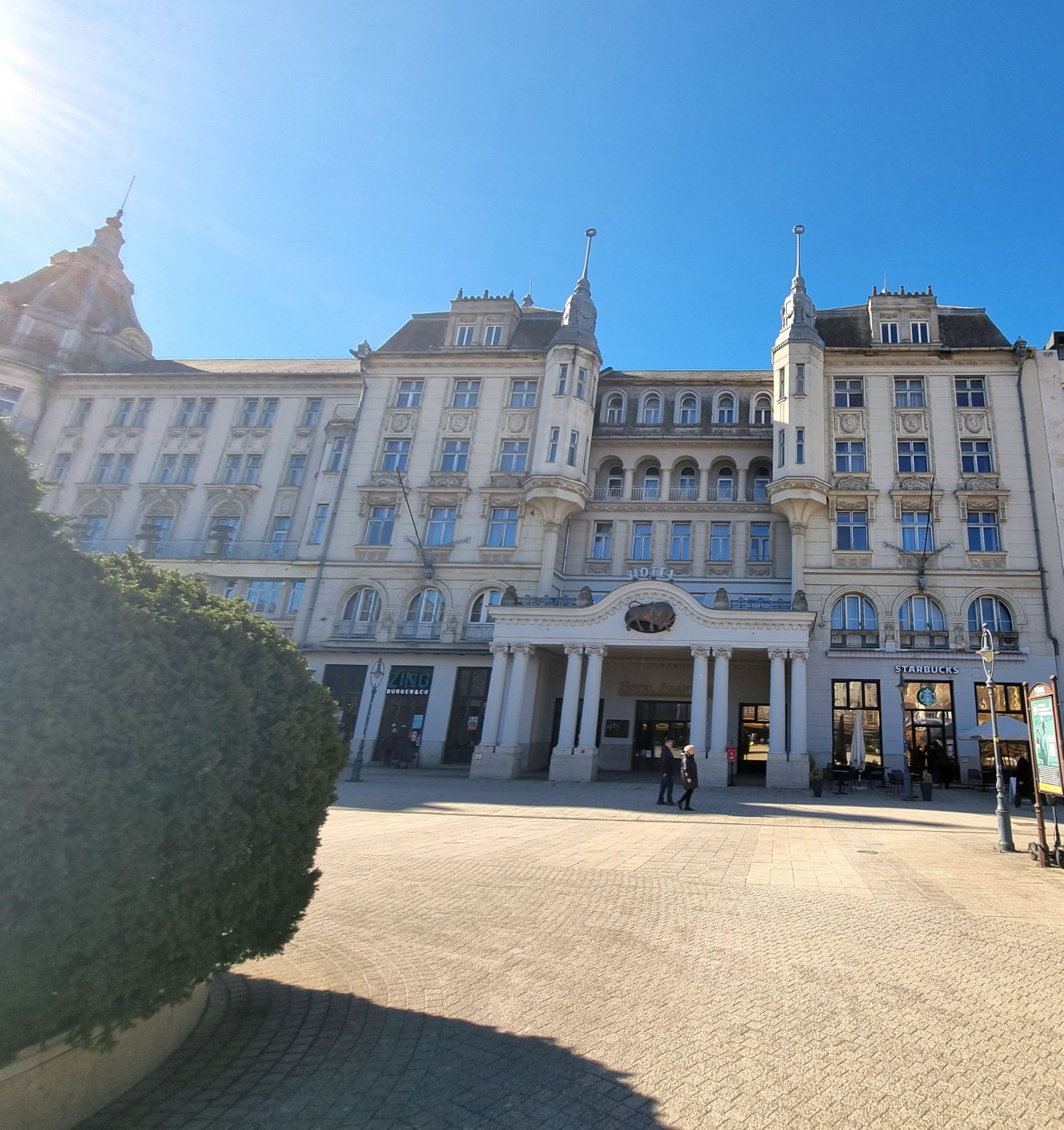 Híres épületek: Debrecen 2. 19 20260226 112150 Aranybika Hotel