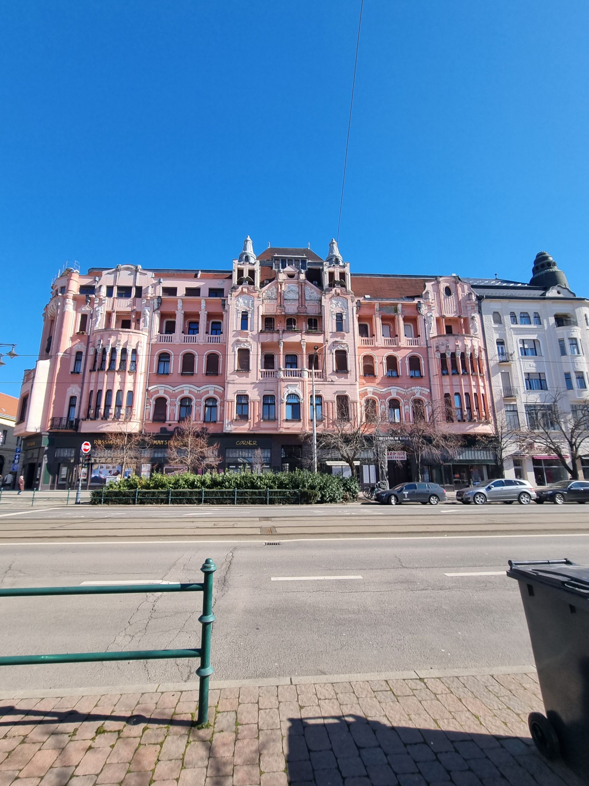 Híres épületek: Debrecen 2. 23 20260226 113226 Debreceni Elso Takarekpenztar